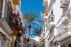 De geschiedenis van Ibiza: Van Fenicische handelspost tot toeristisch paradijs